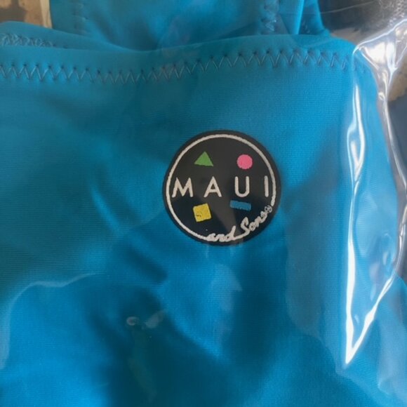 Maui & Sons - Picture 2 of 2